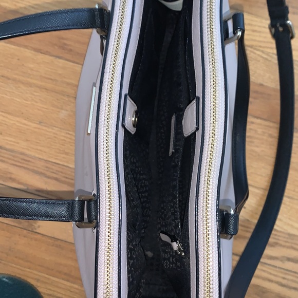 AUTHENTIC KATE SPADE purse. NON SMOKER. GREAT CONDITION. - Picture 5 of 8
